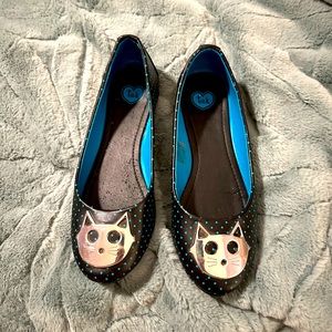 Super cute chrome cat ballet flat shoes, size 9